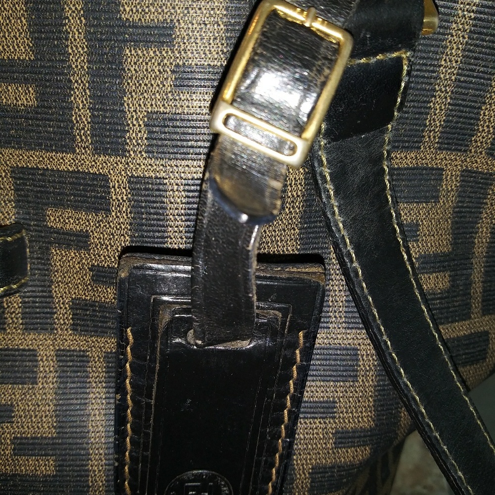 SOLD! Fendi Bucket Bag. Authentic EUC Large! - Picture 4 of 8